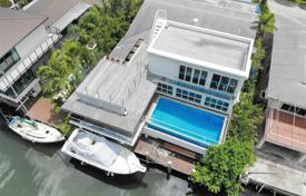 10 pièces villa 532 m² en Miami, Etats-Unis. $3,290,000