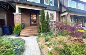 3 pièces maison en ville à Old Toronto, Canada. C$2,106,000