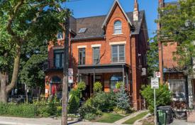 Maison mitoyenne – Broadview Avenue, Toronto, Ontario,  Canada. C$2,289,000