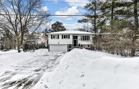 5 pièces maison en ville à Scarborough, Canada. C$1,659,000