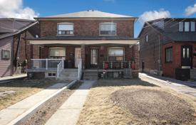 3 pièces maison mitoyenne en York, Canada. C$993,000