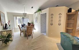 Maison en ville – Deerfield Beach, Broward, Floride,  Etats-Unis. $549,000