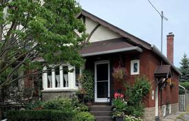Maison en ville – East York, Toronto, Ontario,  Canada. C$1,102,000