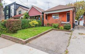 3 pièces maison en ville en York, Canada. C$1,292,000