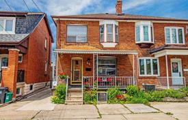 4 pièces maison mitoyenne en York, Canada. C$1,202,000