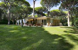 7 pièces villa 332 m² à Roccamare, Italie. 2,200,000 €