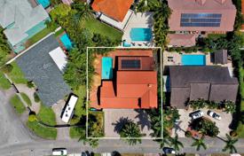 Maison en ville – Hialeah, Floride, Etats-Unis. $1,325,000
