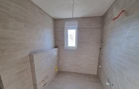 2 pièces appartement dans un nouvel immeuble 66 m² à Umag, Croatie. 290,000 €