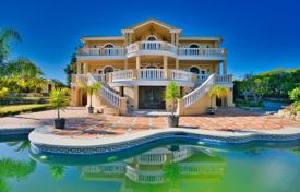 9 pièces villa 1068 m² à Marbella, Espagne. 2,900,000 €