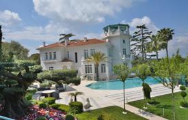 6 pièces villa à Antibes, France. 30,000 € par semaine