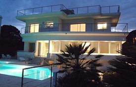 Villa – Cap d'Antibes, Antibes, Côte d'Azur,  France. $14,400 par semaine