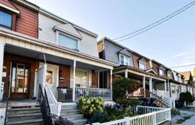 Maison mitoyenne – Dufferin Street, Toronto, Ontario,  Canada. C$1,313,000
