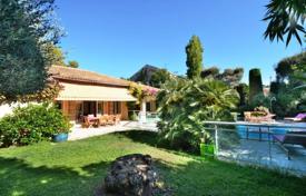 Villa – Cap d'Antibes, Antibes, Côte d'Azur,  France. 2,850,000 €