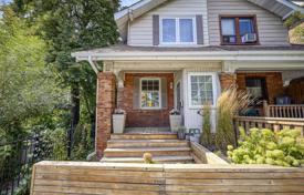 Maison mitoyenne – Woodbine Avenue, Toronto, Ontario,  Canada. C$1,324,000