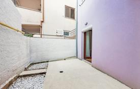 Appartement – Pula, Comté d'Istrie, Croatie. 93,000 €