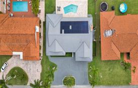 Maison en ville – Hialeah, Floride, Etats-Unis. $1,399,000