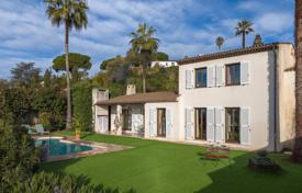 5 pièces villa à Villeneuve-Loubet, France. 1,785,000 €