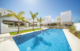 4 pièces villa 290 m² à Marbella, Espagne. 1,900,000 €