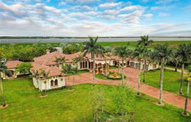 Villa – Miami, Floride, Etats-Unis. $3,350,000