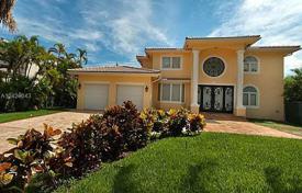 Villa – Golden Beach, Floride, Etats-Unis. 2,804,000 €