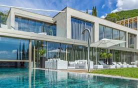 Villa – Gardone Riviera, Lombardie, Italie. Price on request