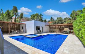 8 pièces villa 324 m² à Miami Beach, Etats-Unis. $2,100,000