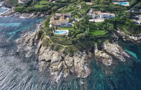 8 pièces villa à Saint Tropez, France. 100,000 € par semaine