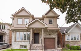 Maison en ville – East York, Toronto, Ontario,  Canada. C$2,247,000