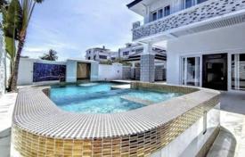 4 pièces maison en ville 470 m² à Jomtien, Thaïlande. $1,740,000
