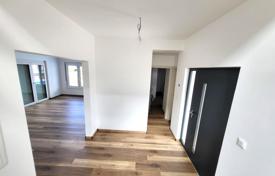 4 pièces maison en ville 140 m² à Buje, Croatie. 430,000 €