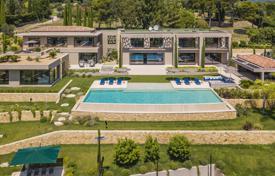 11 pièces villa 1210 m² à Mougins, France. 72,000 € par semaine