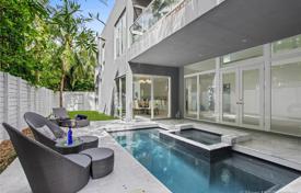 Villa – Miami, Floride, Etats-Unis. 1,575,000 €