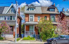 Maison mitoyenne – Dupont Street, Old Toronto, Toronto,  Ontario,   Canada. C$2,225,000