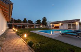 Maison en ville – Pula, Comté d'Istrie, Croatie. 520,000 €