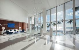 Bâtiment en construction – Collins Avenue, Miami, Floride,  Etats-Unis. 3,590,000 €