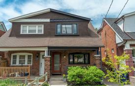 3 pièces maison mitoyenne à East York, Canada. C$1,104,000