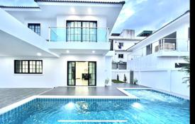 4 pièces villa 160 m² en Pattaya, Thaïlande. $204,000