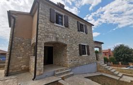 4 pièces maison en ville 180 m² à Porec, Croatie. 499,000 €