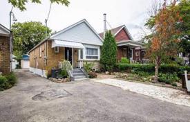 4 pièces maison en ville en York, Canada. C$1,164,000