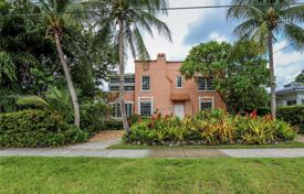 Maison en ville – Miami Beach, Floride, Etats-Unis. $3,000,000