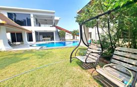 7 pièces villa 750 m² en Pattaya, Thaïlande. $1,381,000