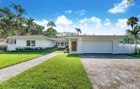 Maison de campagne – Miami, Floride, Etats-Unis. $2,395,000