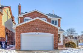 7 pièces maison en ville à Scarborough, Canada. C$1,381,000