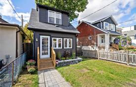 Maison en ville – East York, Toronto, Ontario,  Canada. C$1,154,000