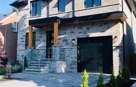 Maison en ville – East York, Toronto, Ontario,  Canada. C$2,145,000