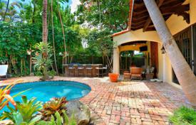7 pièces villa 442 m² en Miami, Etats-Unis. $2,595,000