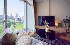 2 pièces appartement en copropriété à Khlong Toei, Thaïlande. $266,000