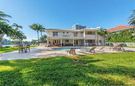 Villa – Hallandale Beach, Floride, Etats-Unis. $3,399,000