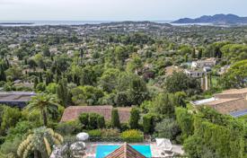 Villa – Mougins, Côte d'Azur, France. 3,200,000 €