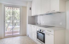 3 pièces appartement à Cannes, France. 700,000 €